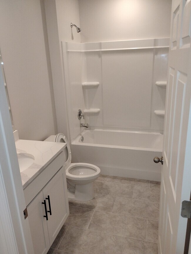 Building Photo - 490 Seaspray Dr