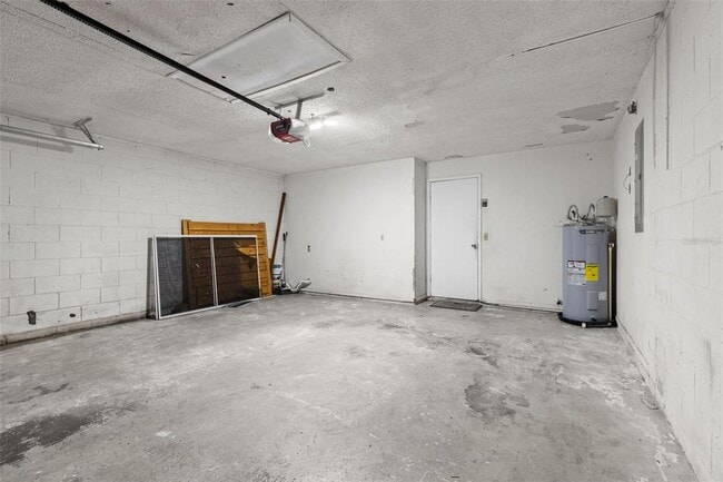 Building Photo - 629 Stillview Cir