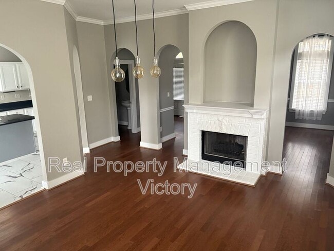 Building Photo - 4596 Gibson Dr