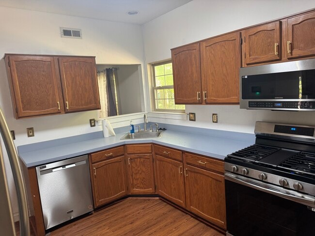 Building Photo - 6 Heather Loft Ct