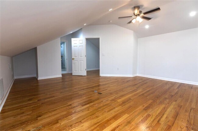 Building Photo - 1311 Roxboro Dr NE