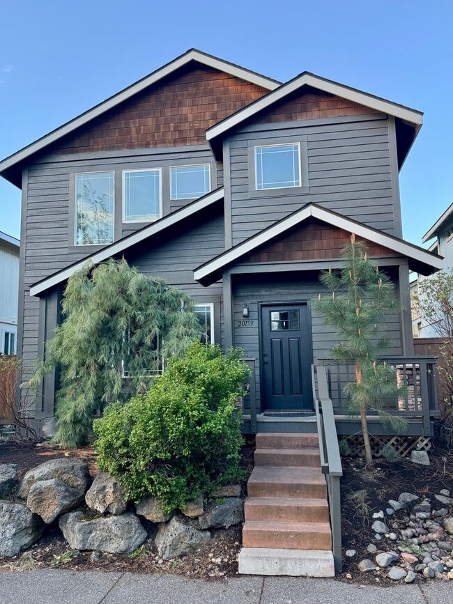 Building Photo - Charming 3 Bedroom home near Old Mill!
