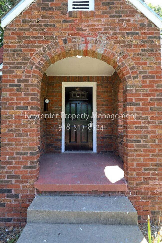 Building Photo - 345 S Zunis Ave