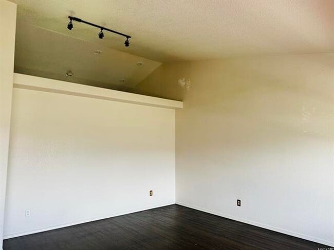 Building Photo - 755 Monte Vista Way