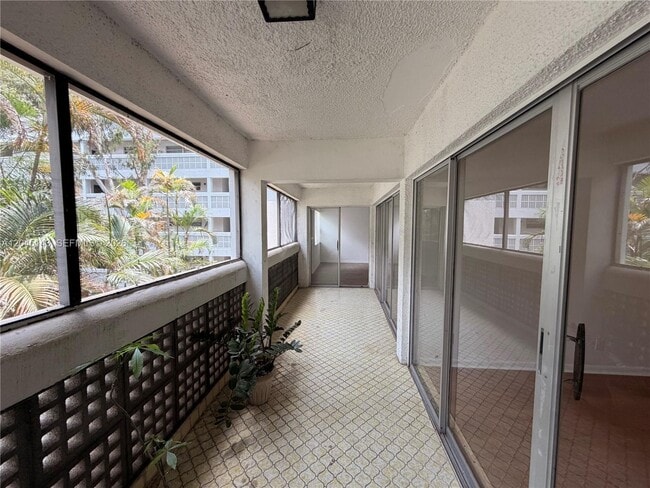 Building Photo - 3301 Spanish Moss Terrace