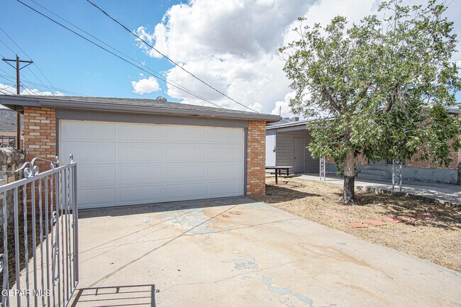 Building Photo - 3530 Hamilton Ave