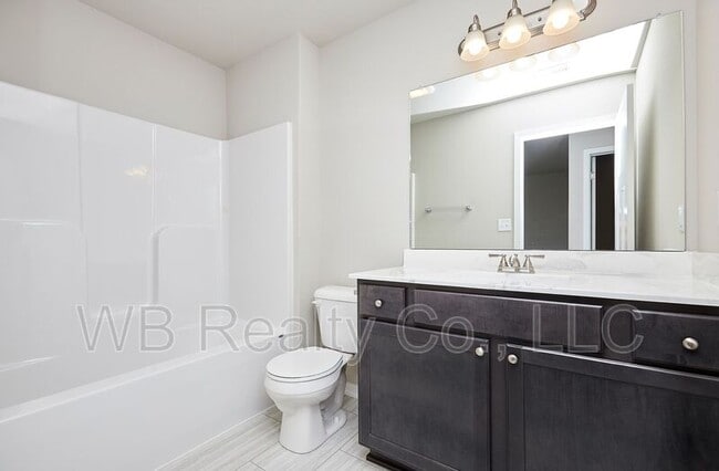 Building Photo - 1235 Locust St