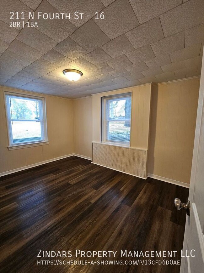 Building Photo - Newly Renovated 2 bed 1 bath Apartment in ...