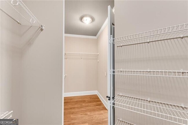 Building Photo - 5861 Yoshino Cherry Ln NE