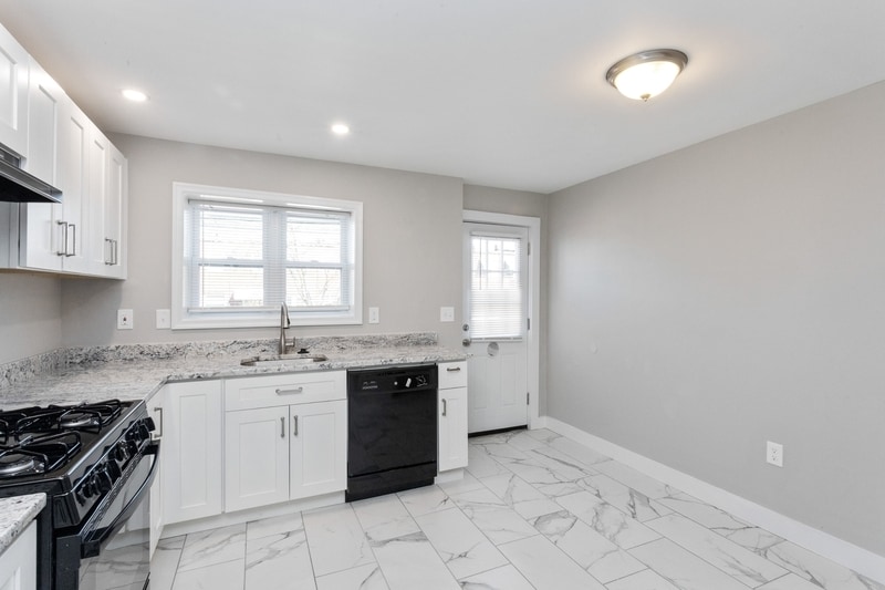 Building Photo - 7704 Gough St