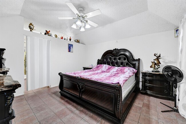 Building Photo - 13523 Pasa Robles Ln