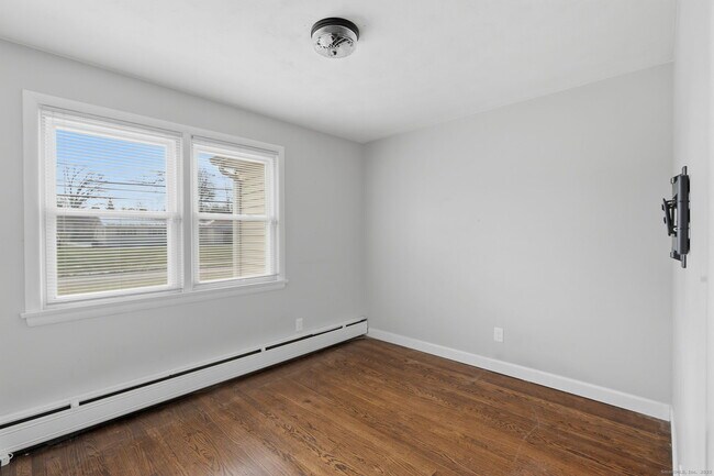 Building Photo - 269 Great Swamp Rd