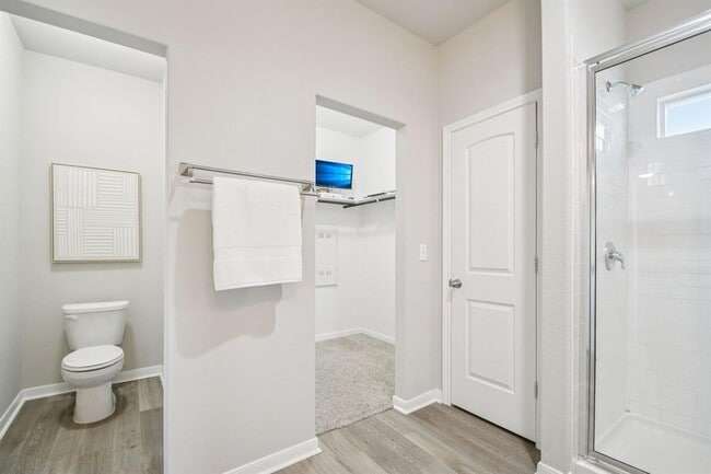 Building Photo - 1801 Fairhaven Gtwy