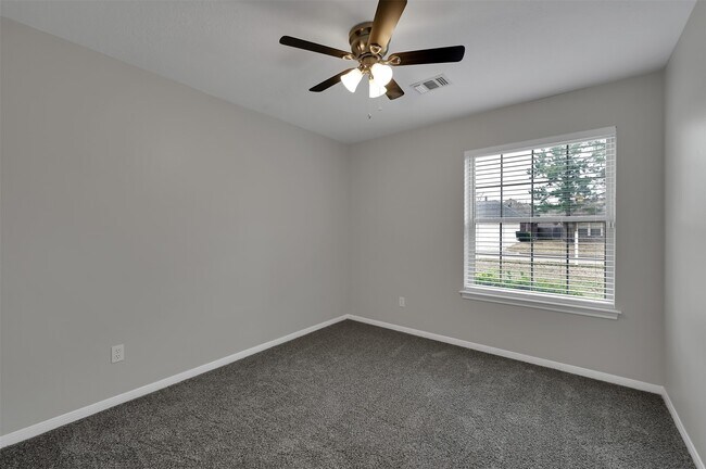 Building Photo - 9111 Walnut Glen Dr
