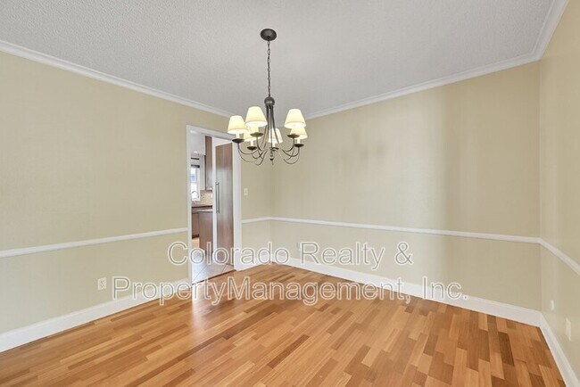 Building Photo - 2430 S Eagle Way