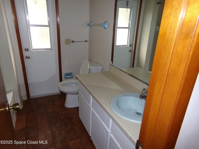 Building Photo - 1540 Fairlee Ave NW