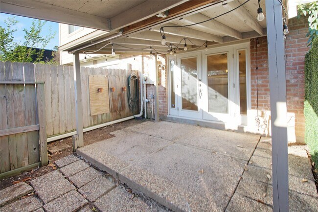 Building Photo - 14466 Misty Meadow Ln