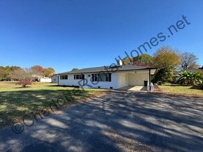 Building Photo - Beautiful home on nice street in Cherryville