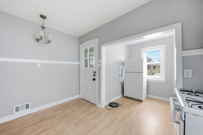 Building Photo - 5301 W Winona St