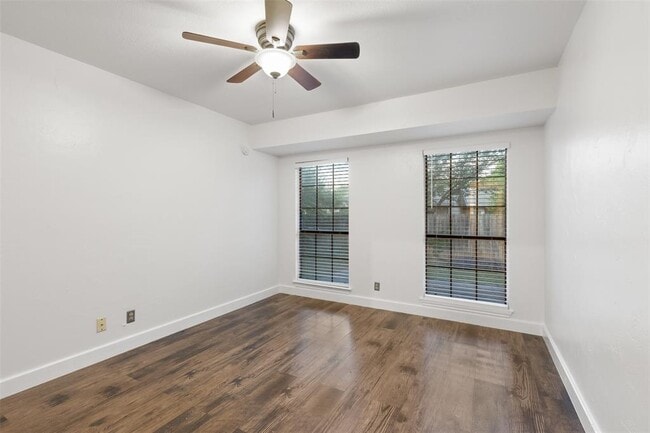 Building Photo - 6005 Sun Vista Dr