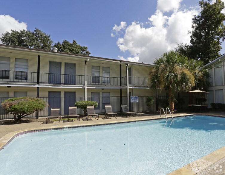 Whispering Oaks Apartments 550 Eraste Landry Rd Lafayette LA 70506