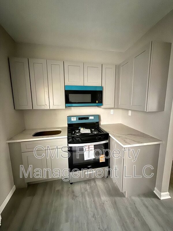 Building Photo - 378 Grand St