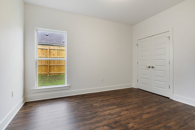 Building Photo - 6843 Kodiak Dr