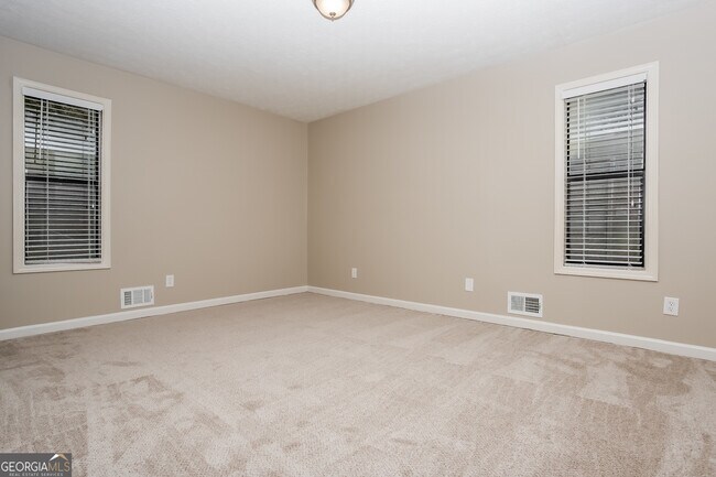 Building Photo - 3851 Sundowner Ct SE