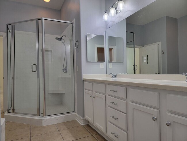 Building Photo - 3 bedroom home for rent off Miccosukee Rd ...