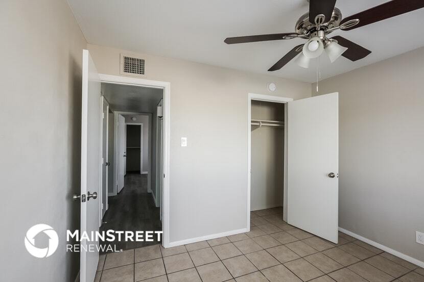 Building Photo - 3427 W Montecito Ave