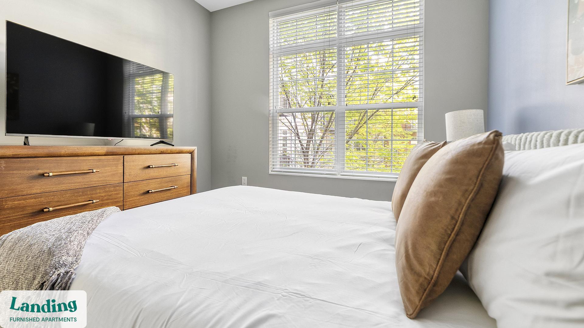 Building Photo - 41 E 9th Ave