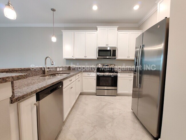 Building Photo - 23300 Willow Glen Way