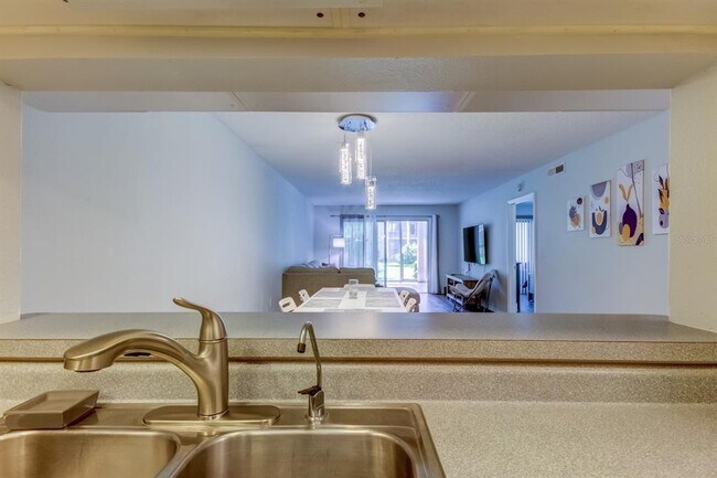 Building Photo - 90 S Highland Ave