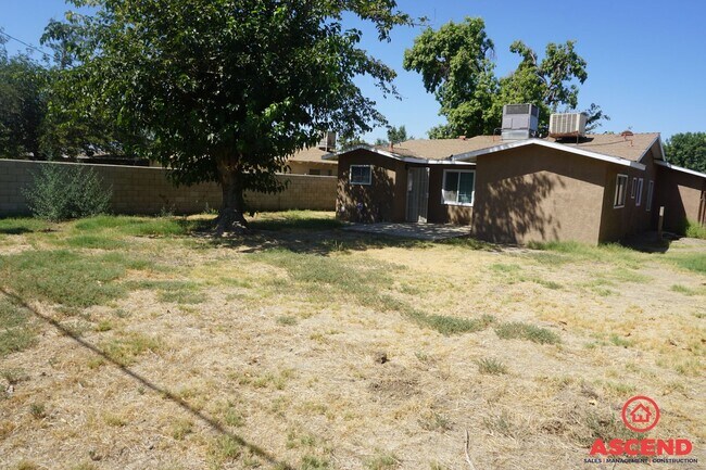 Building Photo - 648 Delfino Ln