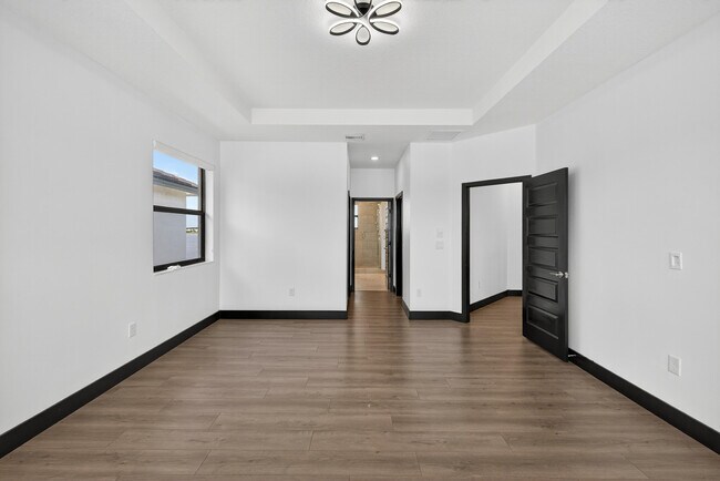 Building Photo - 15800 NW 88th Ave