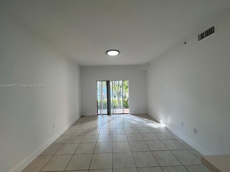 Building Photo - 7220 NW 114th Ave