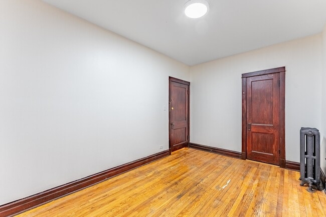 Building Photo - 4938 W Monroe St