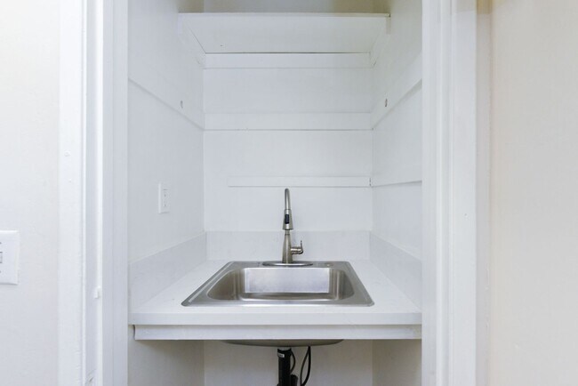 Building Photo - Berendo Street Apartments