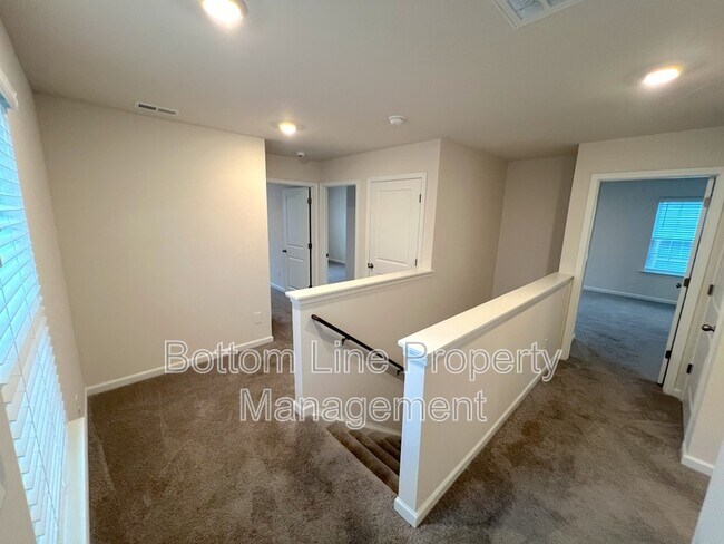 Building Photo - 1603 Blue Velvet Ln