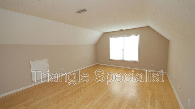 Building Photo - 5305 Pitch Pine Ct