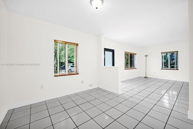 Building Photo - 5960 SW 47th St