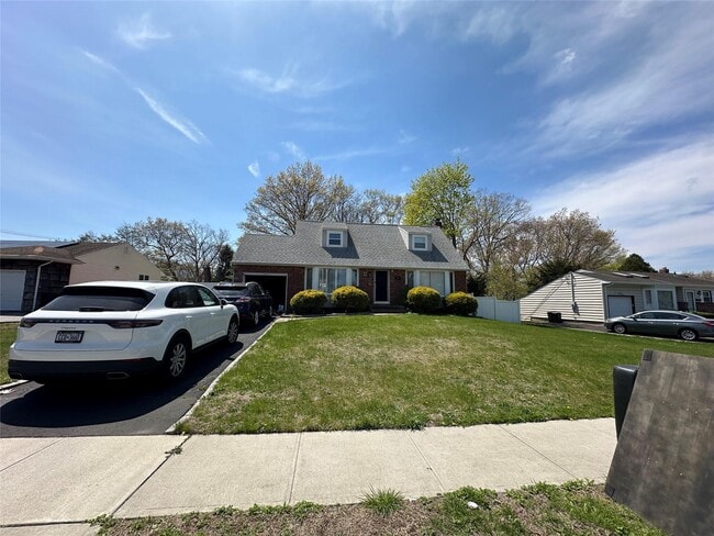 Building Photo - 14 Somers Ln