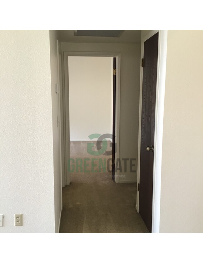 Building Photo - 941 Claremont Ct