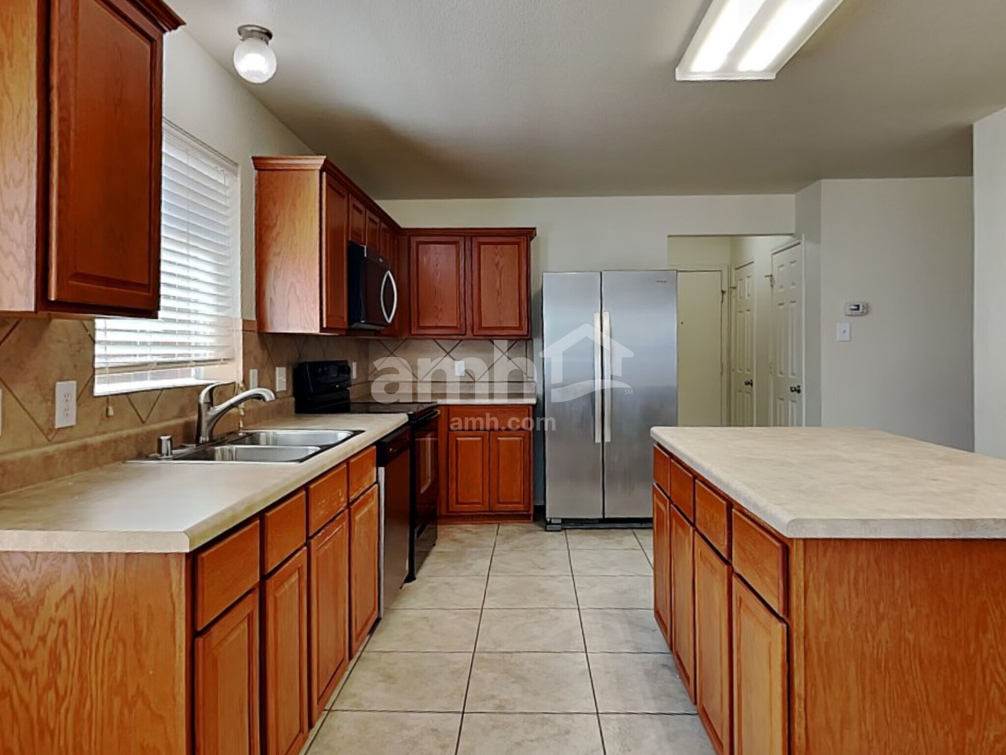 Building Photo - 10624 Cochron Dr