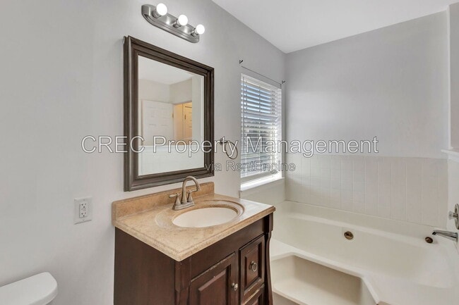 Building Photo - 3019 Woodington Pl