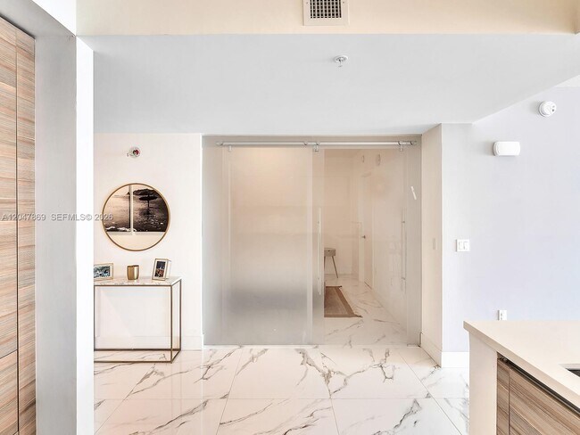 Building Photo - 300 Sunny Isles Blvd
