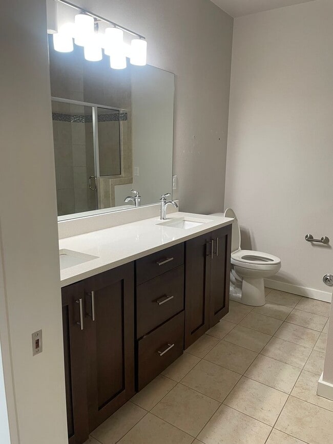 Building Photo - 2 bed/1 bath in Southeast Redmond