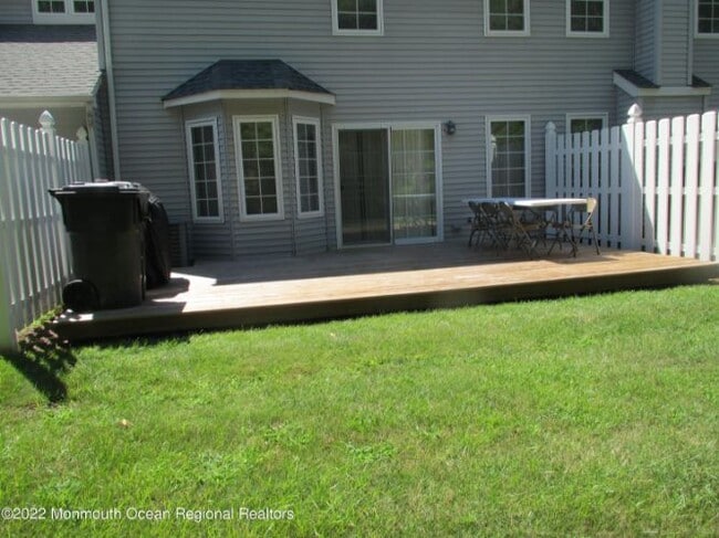 Building Photo - 15 N Sailors Quay Dr