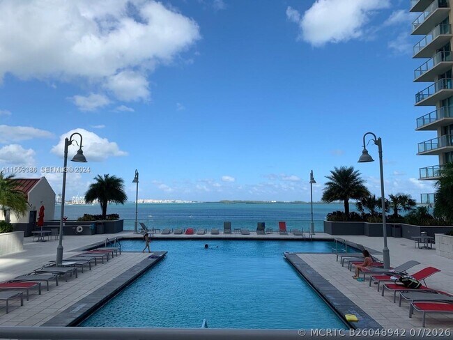 Building Photo - 1155 Brickell Bay Dr