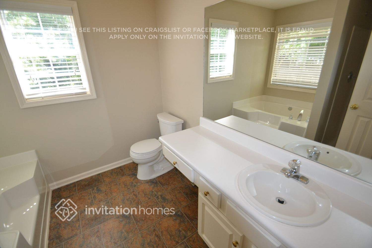 Building Photo - 2604 Carolina Ct